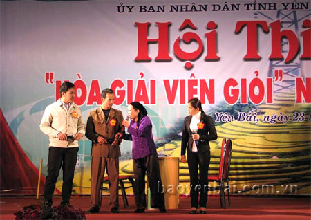 Một tiểu phẩm trong Hội thi Hòa giải viên giỏi năm 2014.
(Ảnh:Quỳnh Nga)