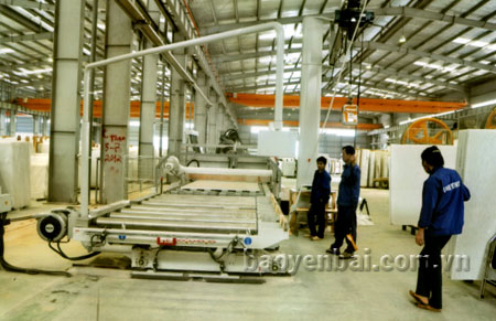 Nhà máy sản xuất của Công ty TNHH Đá cẩm thạch R.K Việt Nam (thị trấn Yên Thế, huyện Lục Yên).
(Ảnh: Hùng Cường)