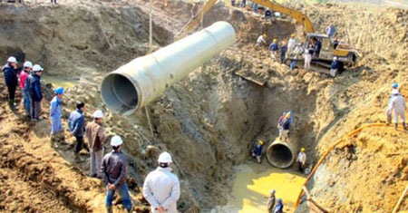 Đường ống nước sạch Sông Đà 18 lần bị vỡ.