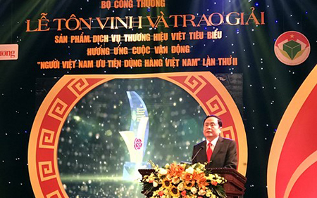 Ông Trần Thanh Mẫn, Ủy viên Trung ương Đảng, Chủ tịch Ủy ban Trung ương MTTQ Việt Nam đánh giá cao Cuộc vận động và sự nỗ lực của các doah nghiệp, thương hiệu Việt Nam.