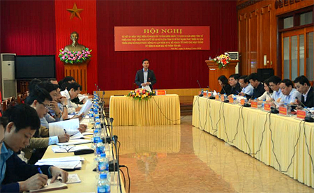 Đồng chí Dương Văn Tiến - Phó Chủ tịch UBND tỉnh, Trưởng ban Tổ chức những ngày lễ lớn của tỉnh phát biểu chỉ đạo tại Hội nghị.