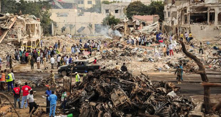 Hiện trường một vụ đánh bom ở Mogadishu.