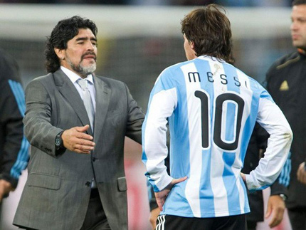 Batistuta cho rằng Messi chưa thể sánh được với Maradona về tầm ảnh hưởng.