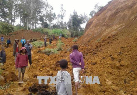 Hiện trường sạt lở đất sau trận động đất ở làng Ekari, Papua New Guinea, ngày 5/3.