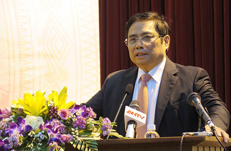 Đồng chí Phạm Minh Chính phát biểu tại buổi họp báo.