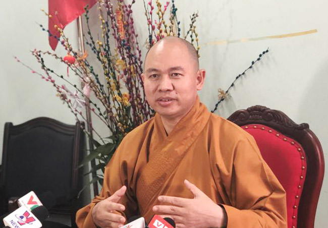 Thượng tọa Thích Đức Thiện, Phó Chủ tịch - Tổng Thư ký  Hội đồng Trị sự Giáo hội Phật giáo Việt Nam trả lời báo chí chiều 21-3 về vụ việc xảy ra ở chùa Ba Vàng.