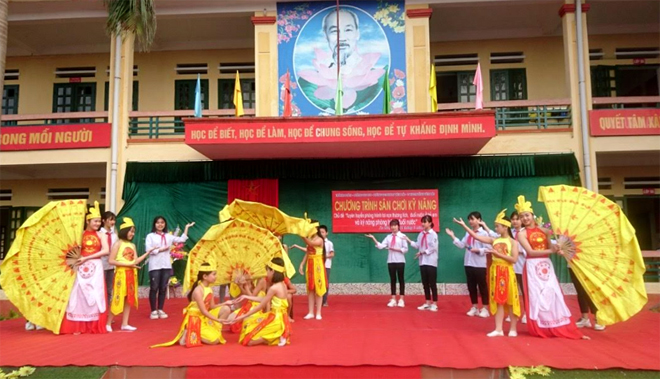 Một tiết học ngoại khóa về kỹ năng phòng tránh tai nạn thương tích, tai nạn đuối nước của học sinh Trường Tiểu học & THCS Âu Lâu.