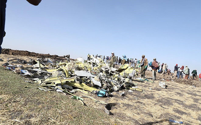 Hiện trường vụ tai nạn máy bay Boeing 737-8 MAX của Hãng hàng không Ethiopia tại thị trấn Bishoftu, cách Addis Ababa khoảng 45km.