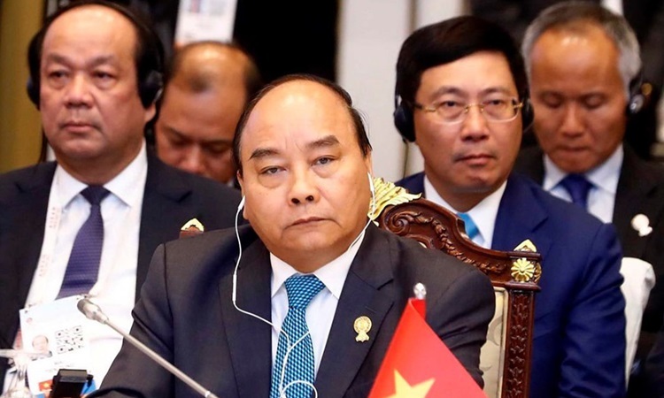 Thủ tướng Nguyễn Xuân Phúc dự phiên họp toàn thể Hội nghị Cấp cao ASEAN tại Bangkok, Thái Lan tháng 6/2019.
