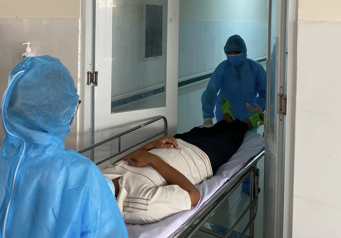 Diễn tập tiếp nhận điều trị bệnh nhân COVID-19 tại Trung tâm Y tế huyện Cần Giờ