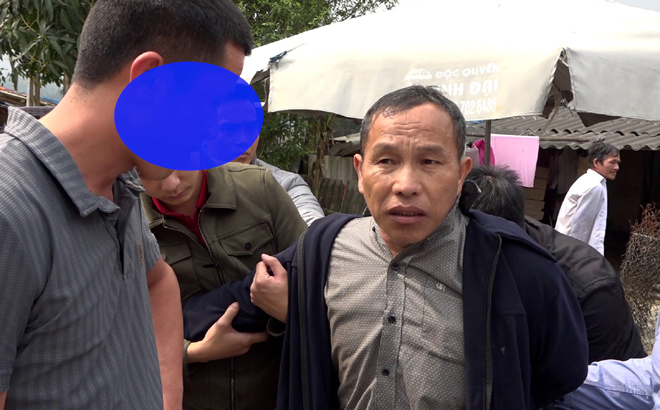 Đối tượng Giàng A Chư bị Công an huyện Văn Chấn đã bắt quả tang đang vận chuyển trên người trên 0,5 kg bột trắng nghi là Heroin.