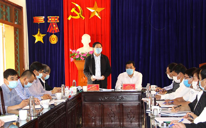 Đồng chí Vũ Xuân Sáng - Giám đốc sở Ngoại vụ phát biểu chỉ đạo tại buổi làm việc.