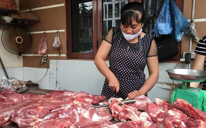 Thịt lợn nhập khẩu giá rẻ hơn nhiều so với giá thịt lợn trong nước bán ở chợ