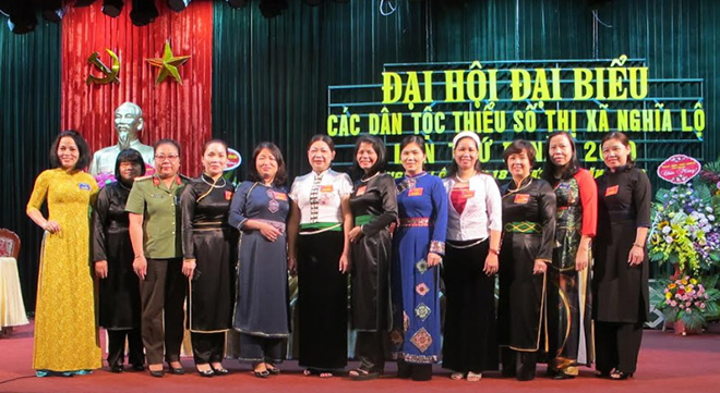 Cán bộ phụ nữ cấp ủy thị xã tiêu biểu tham gia Đại hội đại biểu các dân tộc thiểu số thị xã Nghĩa Lộ lần thứ II, năm 2019.