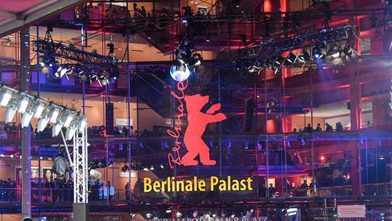 Berlinale lần thứ 71 chính thức khai mạc theo hình thức trực tuyến.