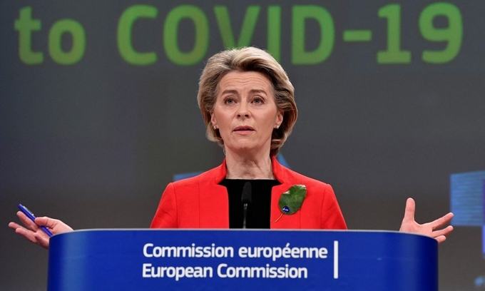 Chủ tịch Ủy ban châu Âu Ursula von der Leyen trong cuộc họp báo ở Bỉ ngày 17/3.