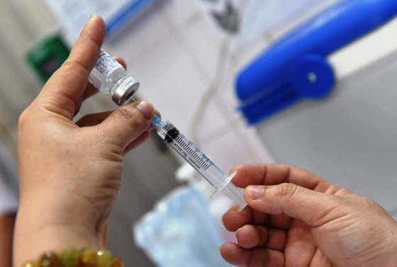 Đối với chiến dịch tiêm chủng vaccine Covid-19, đã có thêm 1.446 người được tiêm chủng vaccine Covid-19 tại 7 tỉnh thành trong ngày 20-3.