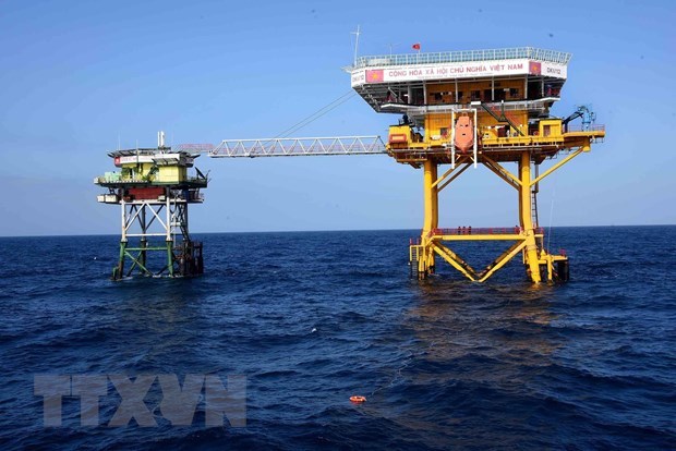 Platform DK1/12 on the southern continental shelf of Vietnam. DK1 platforms are the country's offshore economic, scientific, and technical service stations (Photo: VNA)