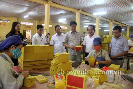 Dây chuyền sản xuất giấy vàng mã của Công ty cổ phần Lâm nông sản - thực phẩm Yên Bái.