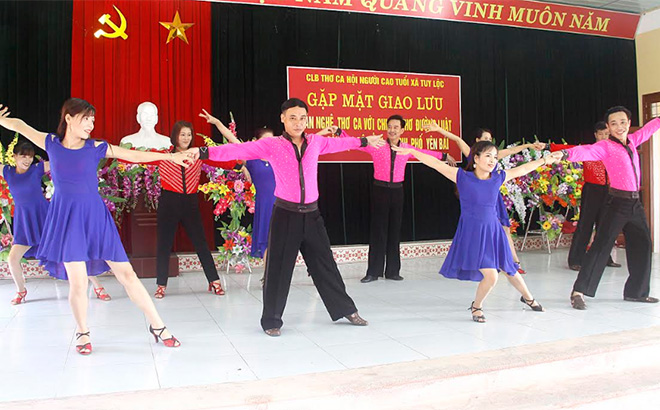 Câu lạc bộ Làn sóng xanh Tuy Lộc luôn đóng góp tích cực trong các hoạt động phong trào văn hóa văn nghệ của địa phương.