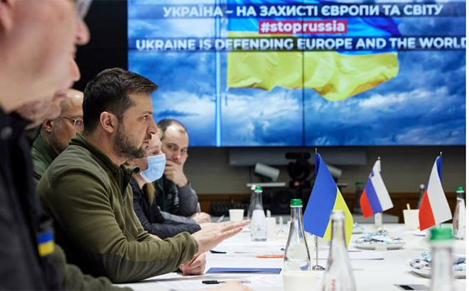 Tổng thống Ukraine Volodymyr Zelensky tham dự cuộc họp với các nhà lãnh đạo Ba Lan, Slovenia và Séc tại Kiev ngày 15/3