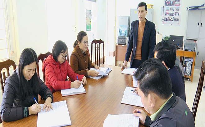 Chủ tịch Ủy ban MTTQ xã Giới Phiên, thành phố Yên Bái Trần Ngọc Giang triển khai công tác mặt trận năm 2023.