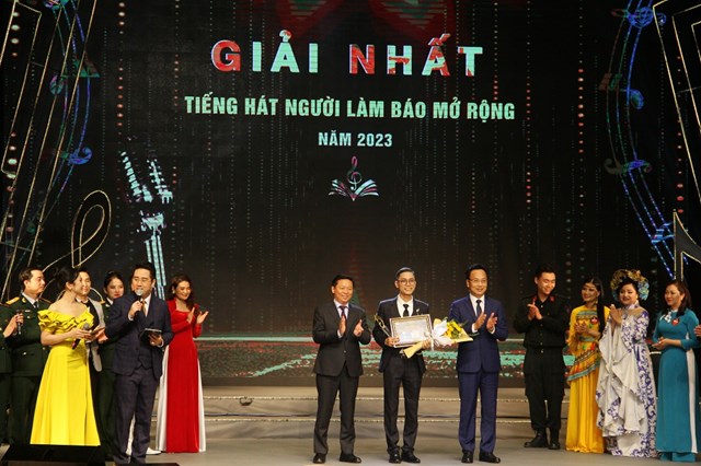 Thí sinh Phạm Công Thành (Đại học Văn hoá nghệ thuật Quân đội) đạt giải nhất cuộc th