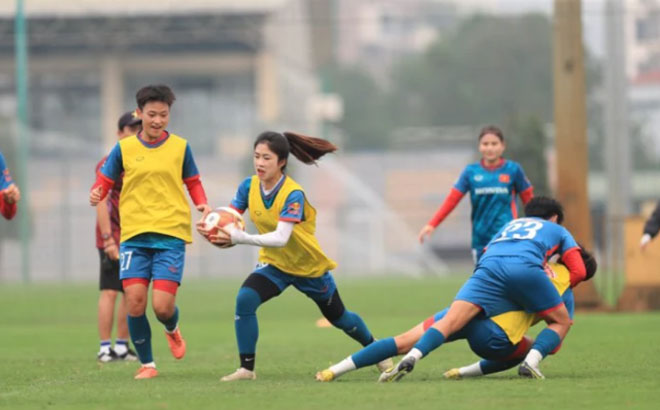 Đội tuyển nữ Việt Nam tập luyện chuẩn bị cho vòng loại Olympic 2024.