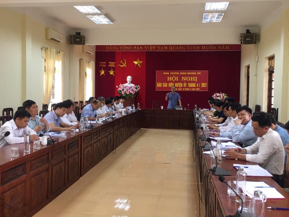 Huyện ủy Văn Yên luôn chú trọng tập huấn nghiệp vụ cho đội ngũ báo cáo viên, tuyên truyền viên cơ sở.