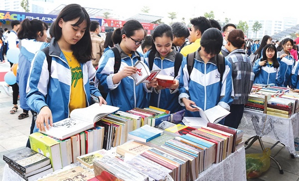 Tổ chức các hoạt động của Ngày Sách và Văn hóa đọc Việt Nam theo hướng đa dạng, phong phú, kết hợp với các hoạt động và các sự kiện khác của ngành giáo dục.