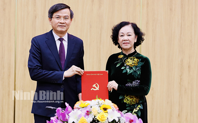 Tổng Biên tập Tạp chí Cộng sản Đoàn Minh Huấn giữ chức Bí thư Tỉnh ủy Ninh Bình.