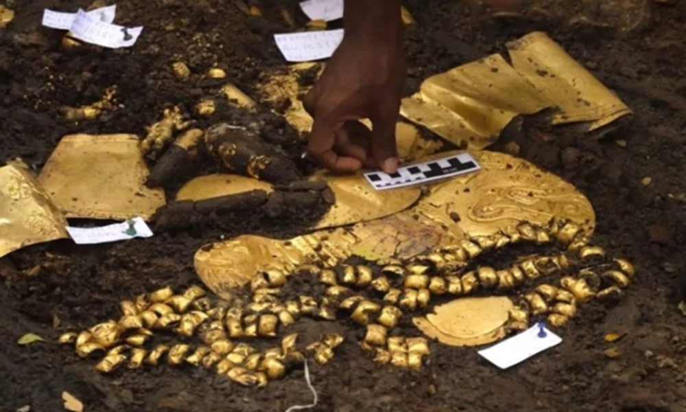 Những đồ tạo tác bằng vàng chôn trong mộ lãnh chúa. Ảnh: Bộ Văn hóa Panama