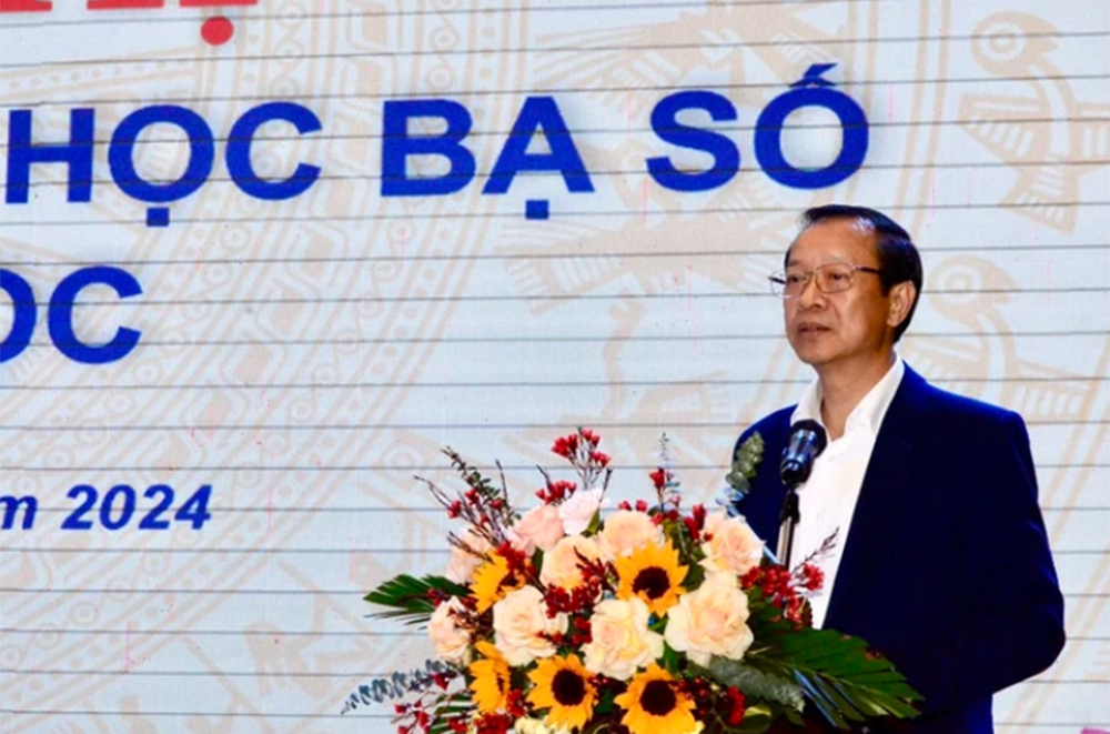 Thứ trưởng Bộ GD-ĐT Phạm Ngọc Thưởng phát biểu tại hội nghị