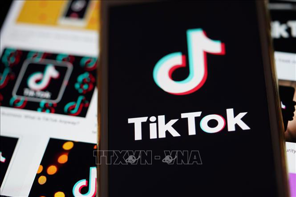 Biểu tượng mạng xã hội TikTok trên màn hình điện thoại ở Virginia, Mỹ.