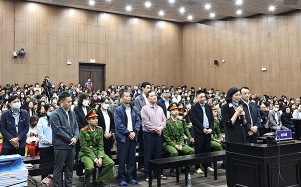 Phiên tòa xét xử 15 bị cáo vụ Tân Hoàng Minh.