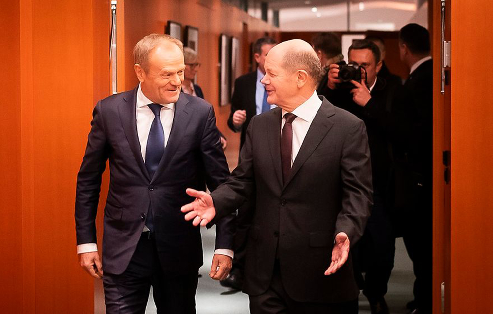 Thủ tướng Ba Lan Donald Tusk (trái) trong cuộc gặp với thủ tướng Đức Olaf Scholz ở Berlin vào tháng 2/2024.