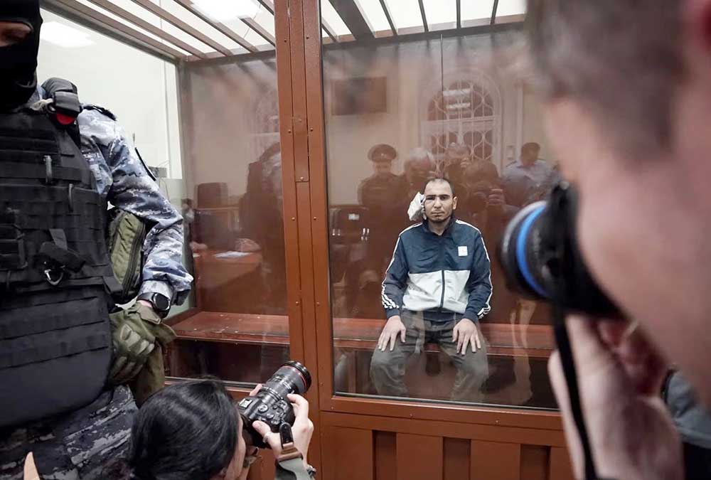 Nghi phạm Saidakrami Murodalii Rachabalizoda tại tòa án ở Mátxcơva (Nga).