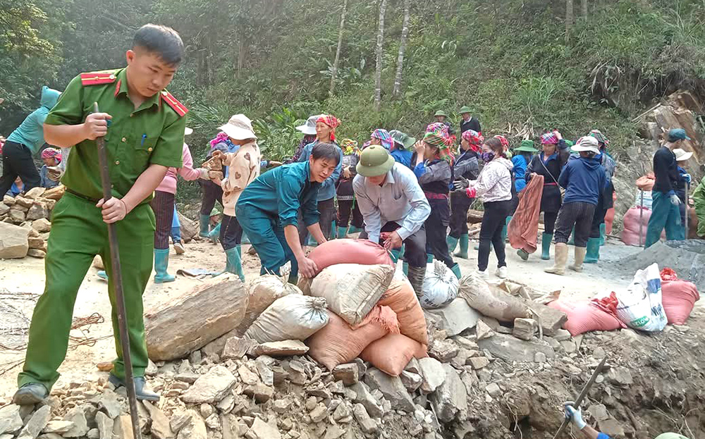 Thông qua những “Ngày cuối tuần cùng dân”, cán bộ và nhân dân huyện Mù Cang Chải đã có thêm những công trình, phần việc ý nghĩa, tăng cường mối quan hệ gắn bó giữa nhân dân với Đảng.