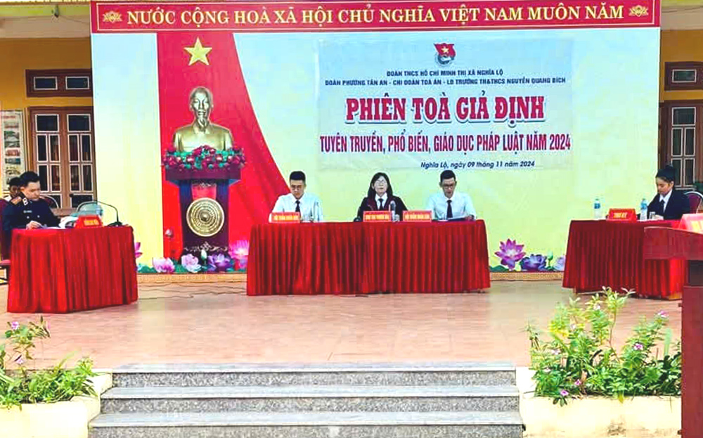 Thị đoàn Nghĩa Lộ phối hợp tổ chức phiên tòa giả định, tuyên truyền pháp luật cho đoàn viên thanh niên.