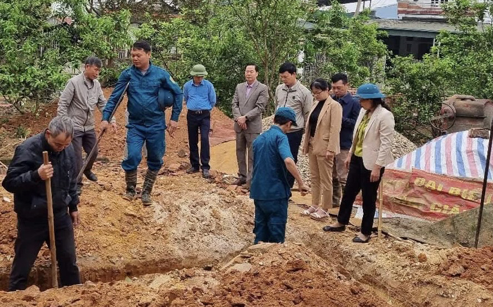 Khởi công làm nhà mới cho bà Nguyễn Thị Thìn là hộ nghèo ở thôn Đồng Tiến, xã Bạch Hà.