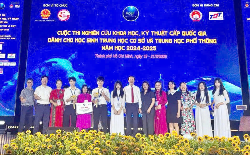 Dự án của các em học sinh Trường THPT Chuyên Nguyễn Tất Thành (TP Yên Bái) đạt giải Nhì và giải Triển vọng
