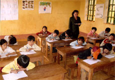 Được sự đầu tư của Nhà nước, các trường học ở vùng cao Yên Bái đã tạo điều kiện cho các em học tập tốt hơn. (Ảnh Trường Phong)