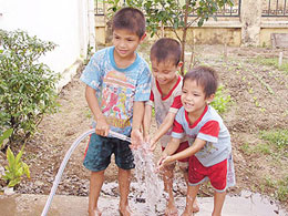 Tăng giá nước sinh hoạt chắc chắn sẽ ảnh hưởng đến thói quen sinh hoạt hằng ngày của người dân.