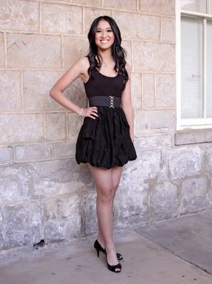Một thí sinh trong cuộc thi Miss Ao Dai ở Arizona.
