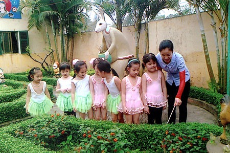 Cô giáo Trịnh Thu Giang - giáo viên dạy giỏi nhiều năm chưa được tuyển dụng vào biên chế.