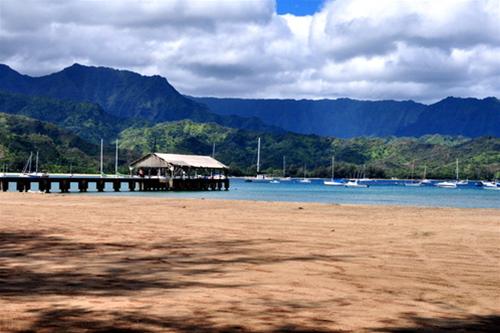 Trong vô số bãi biển ở Kaui, Hanalei Bay được bình chọn là một trong những nơi có cảnh đẹp nhất thế giới
