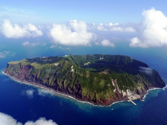 Đảo núi lửa Aogashima, Nhật Bản