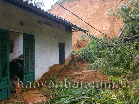 Sạt lở đất tại xã Phú Thịnh năm 2012.