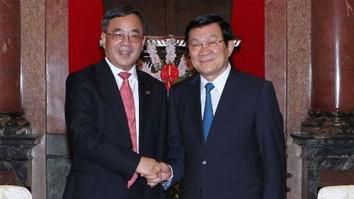Chủ tịch nước Trương Tấn Sang tiếp thân mật đồng chí Hồ Xuân Hoa.
