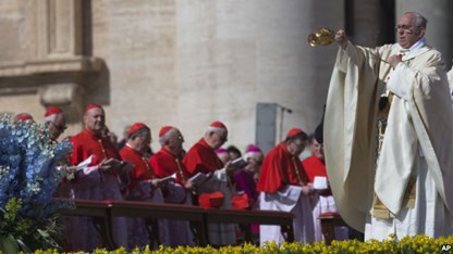 Đức Giáo hoàng Francis cử hành Thánh lễ Phục sinh tại Vatican.